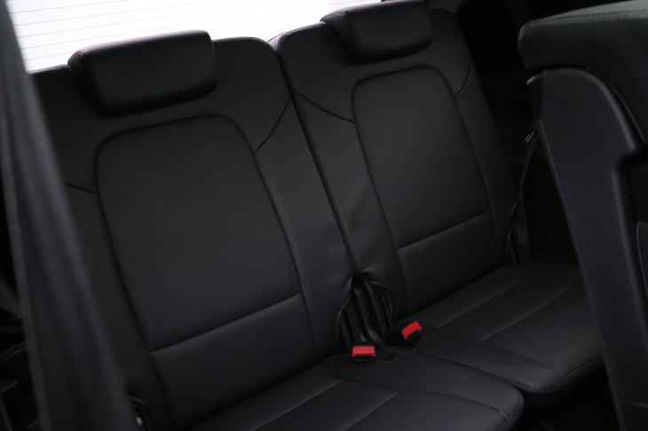 Hyundai Grand Santa Fe 2,2 CRDI 145kW CZ Luxury DPH