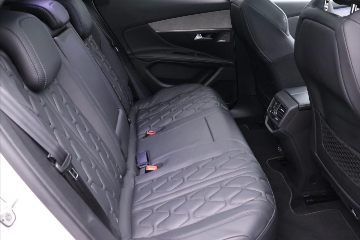 Peugeot 3008 1,6 PureTech 133kW Automat GT