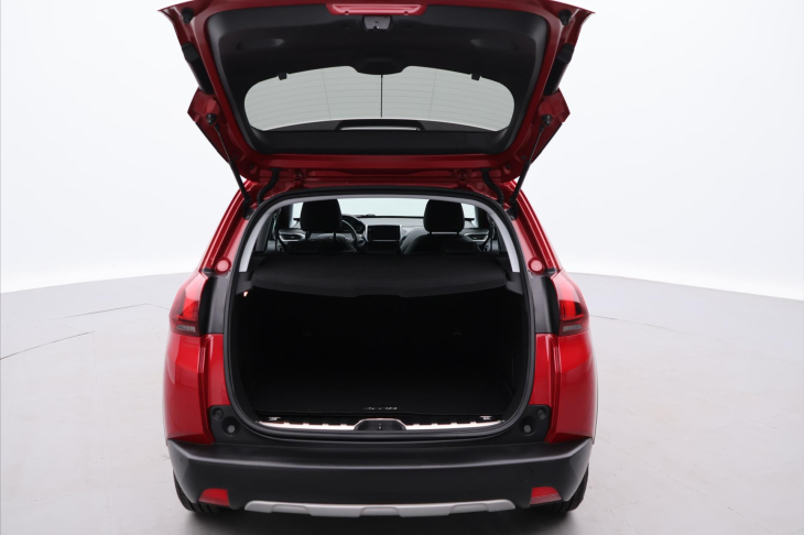 Peugeot 2008 1,2 PureTech 60kW Allure CZ