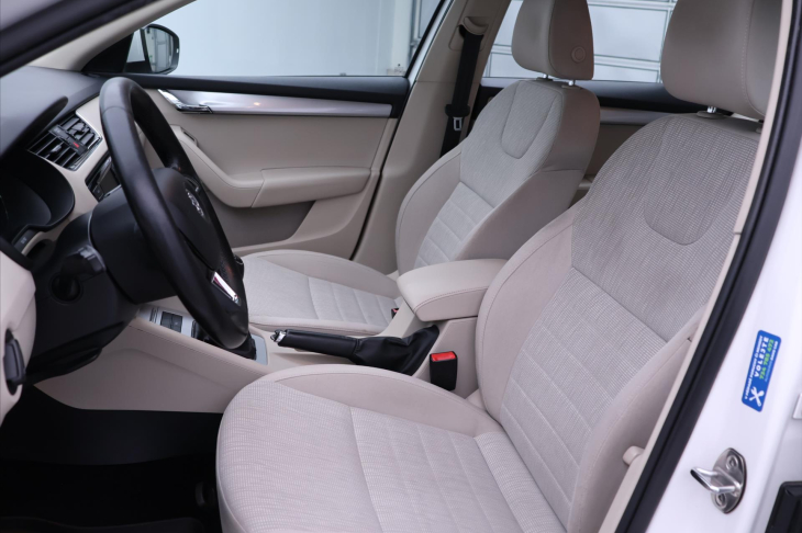 Škoda Octavia 1,6 TDI Elegance DPH CZ