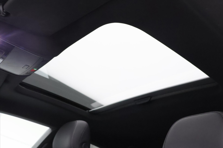 Volkswagen Arteon 2,0 TSI 206kW 4M DSG R-Line CZ DPH
