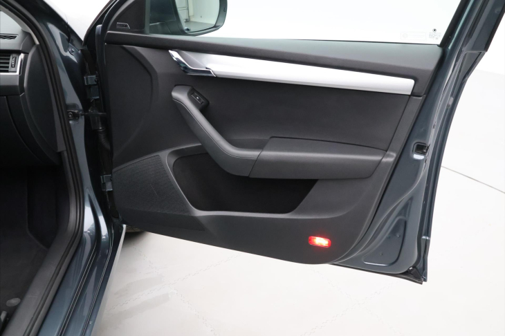 Škoda Octavia 1,6 TDI 81kW DSG Style Plus