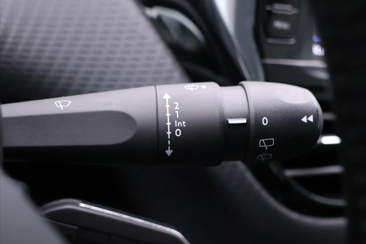 Peugeot 2008 1,2 PureTech 81 kW Aut.klima