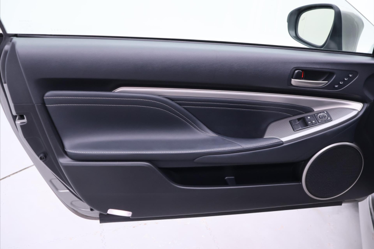 Lexus RC 300h 2,5 133kW F-Sport Navi CZ