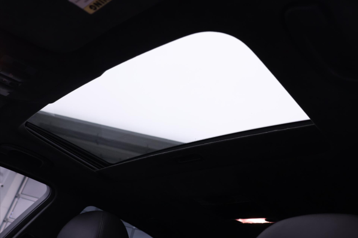 BMW M5 5,0 373kW Kůže Klima. Navigace