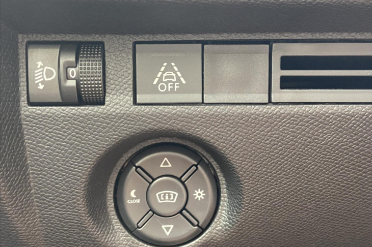 Citroën C4 1,2 PT 96kW Shine Aut Kůže HUD