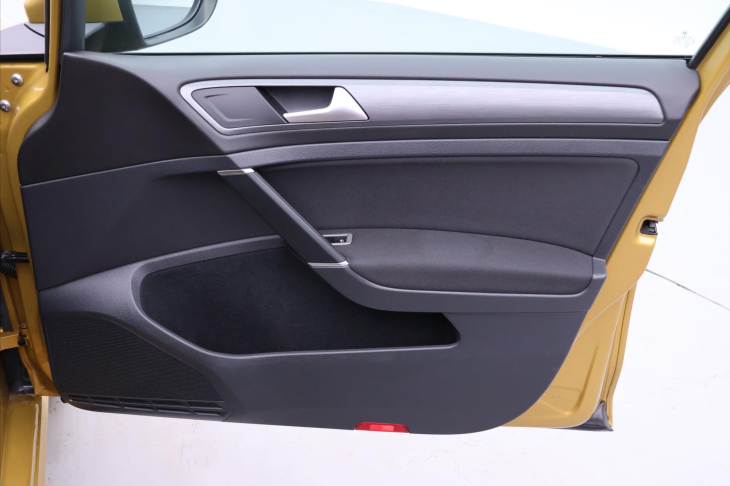 Volkswagen Golf 1,4 TSI 92kW CZ Highline LED