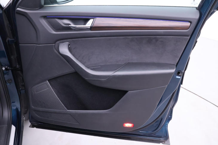 Škoda Kodiaq 2,0 TDI DSG 4x4 7-Míst Scout