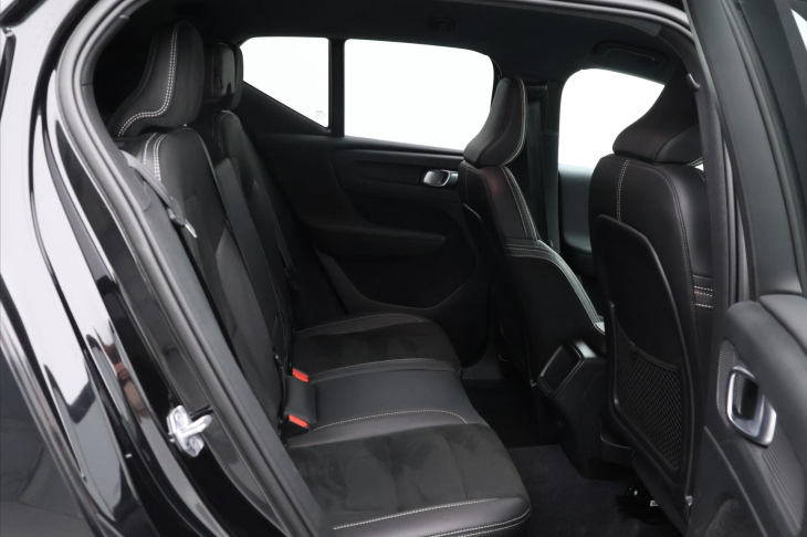 Volvo XC40 2,0 T4 Drive-E 140kW CZ R-Design