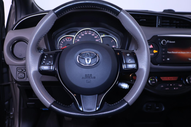 Toyota Yaris 1,3 VVT-i 73kW CZ Premium