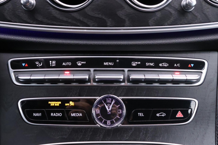 Mercedes-Benz Třídy E 2,0 220D  143kW 4MATIC  AUT