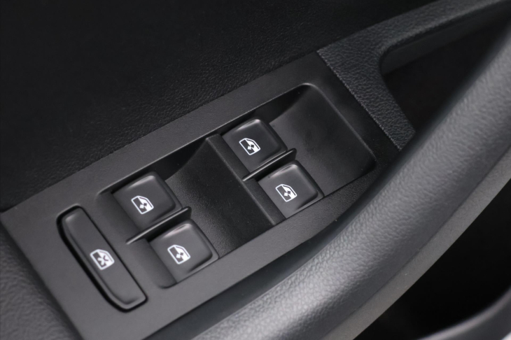 Škoda Octavia 2,0 TDI 135kW LED Navigace RS