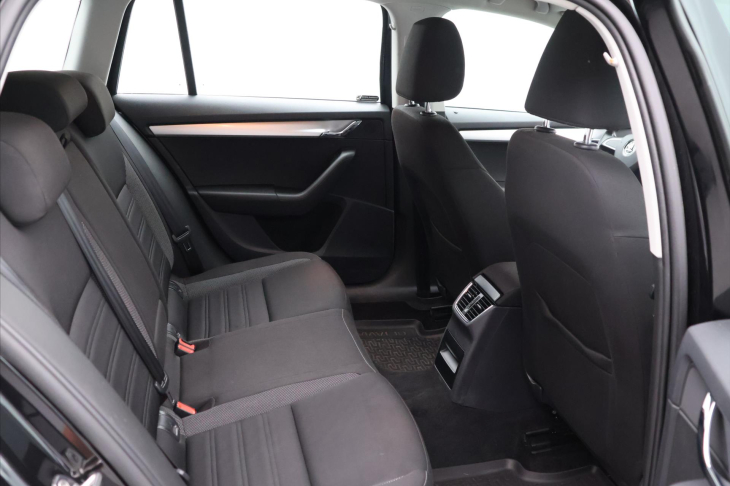 Škoda Octavia 1,5 TSI 110kW Ambition DSG CZ