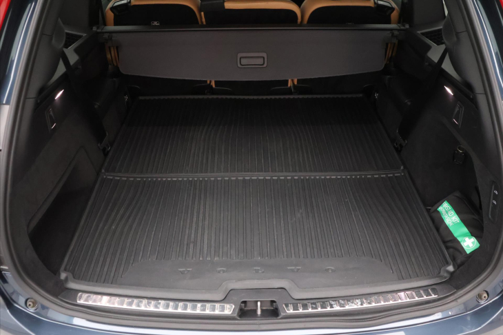 Volvo XC90 2,0 B5 173kW AWD Plus Bright CZ DPH