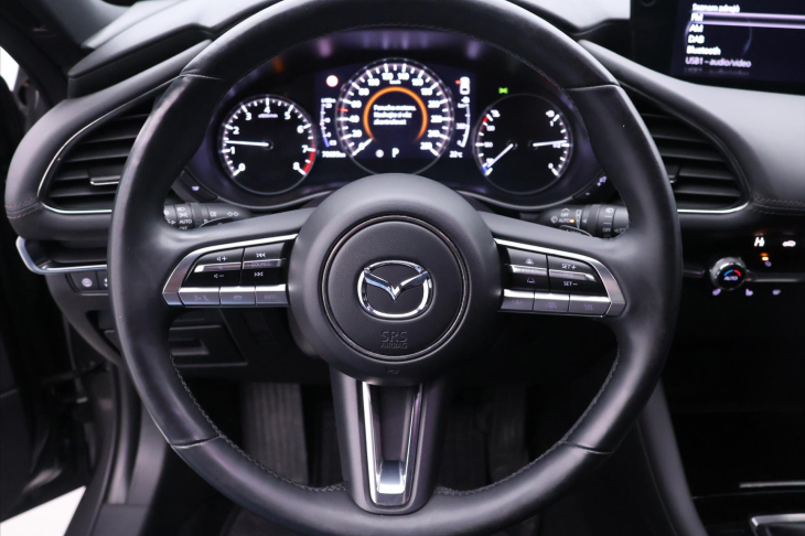 Mazda 3 2,0 e-Skyactiv Aut CZ 1.Maj DPH