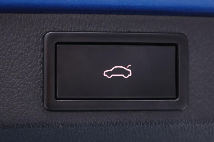 Škoda Octavia 1,6 TDI 81kW Joy Navi Xenon