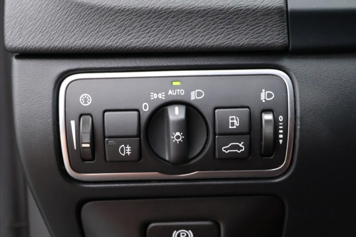 Volvo V60 1,6 D2 84kW Kinetic