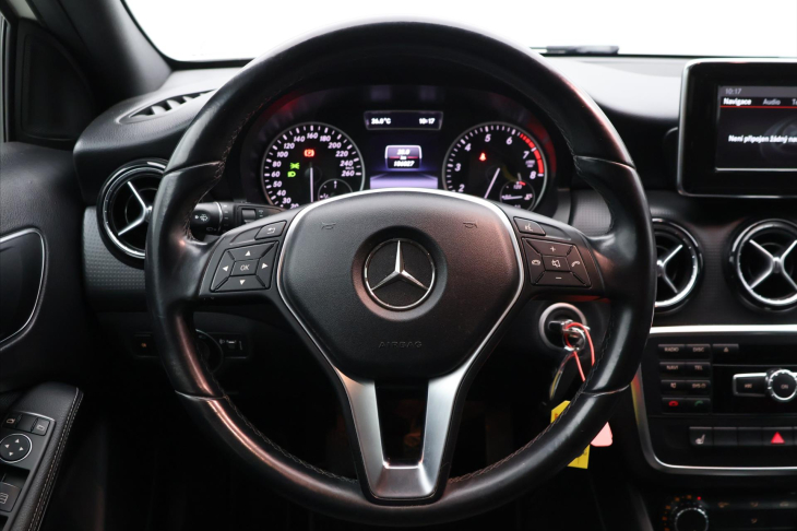 Mercedes-Benz Třídy A 1,6 200 115kW Sport