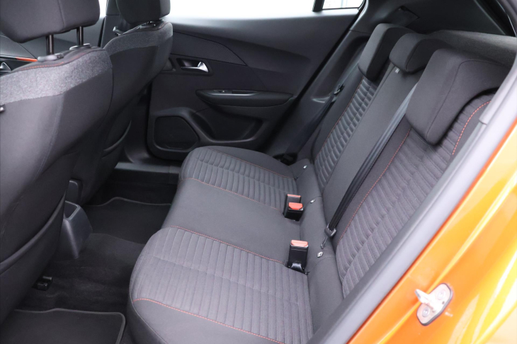 Peugeot 2008 1,2 PT 74kW Active 1.Maj.