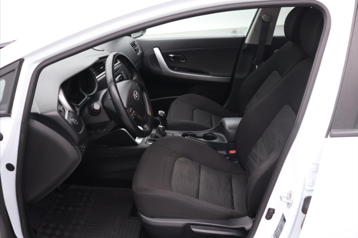 Kia Ceed 1,6 CRDi 100 kW Comfort CZ