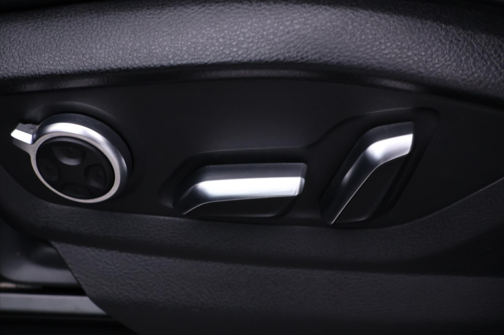 Audi Q7 3,0 TDI S-line 7-Míst CZ DPH