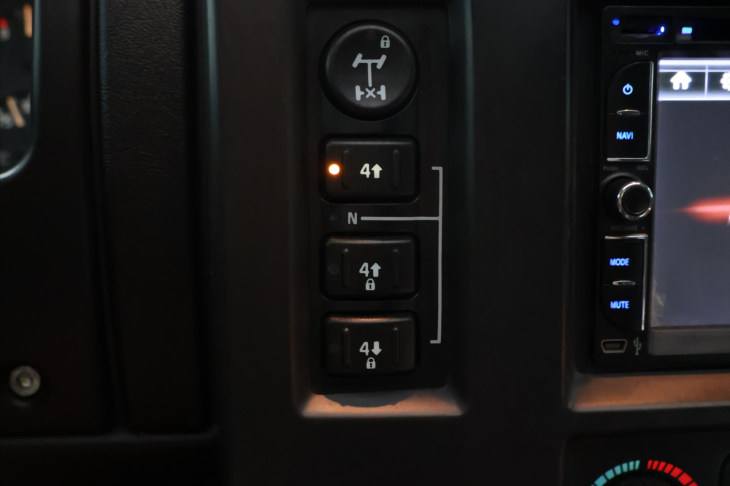 Hummer H2 6,0 i 237kW Automat 4x4 Kůže