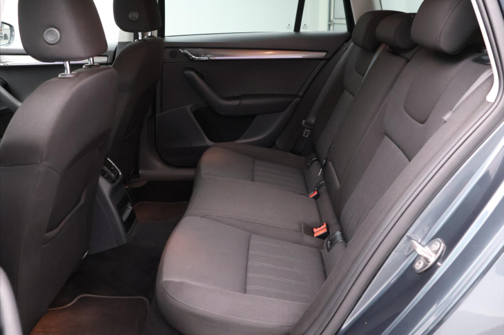 Škoda Octavia 1,6 TDi 85 kW Style Tažné Klima