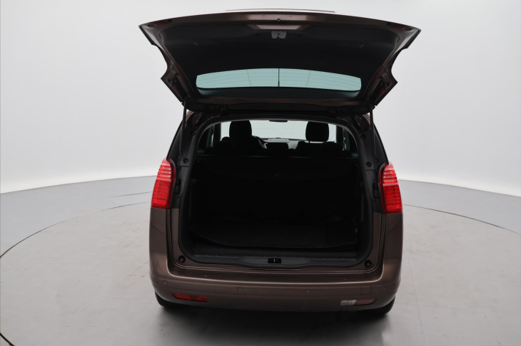 Peugeot 5008 1,6 HDI 88kW Allure 7-Míst DPH