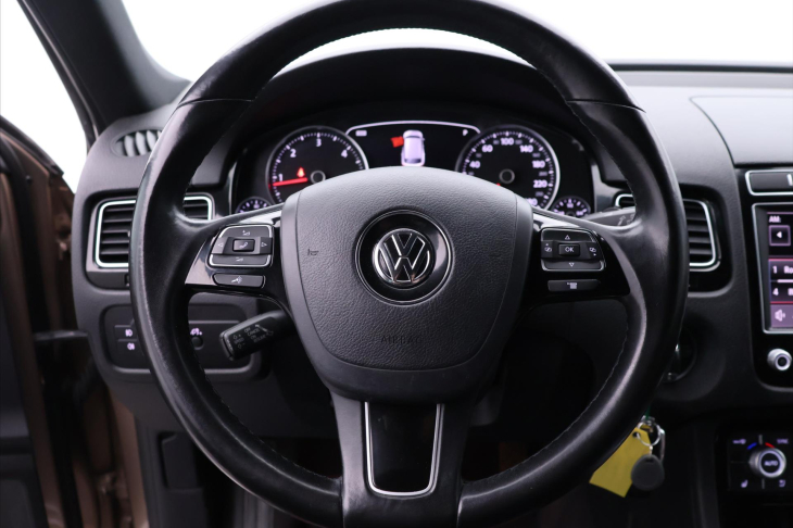 Volkswagen Touareg 3,0 TDI 193kW CZ Masaj DPH