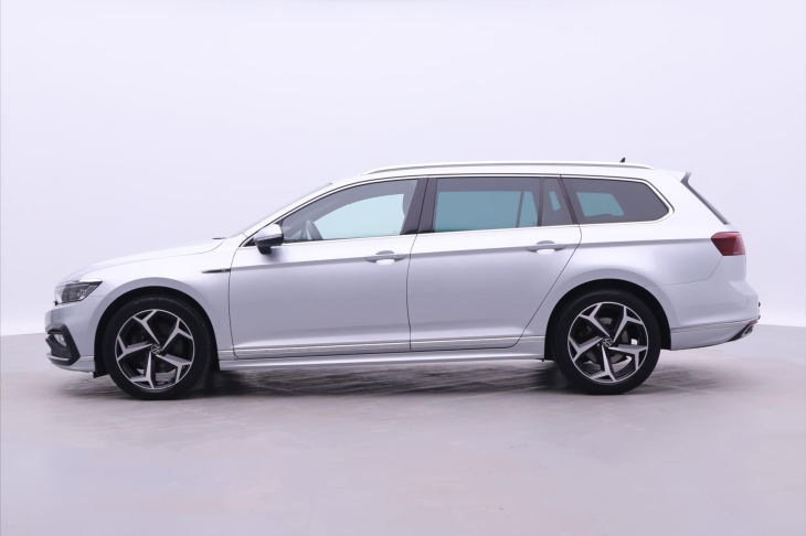 Volkswagen Passat 2.0 TDI DSG R-LINE Matrix