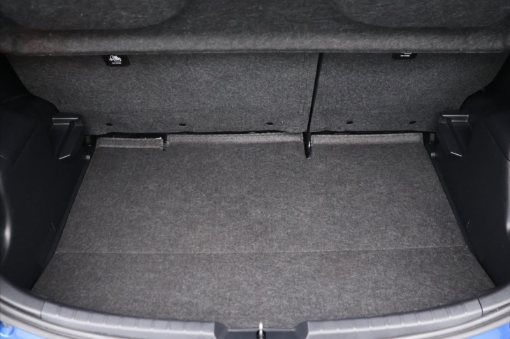 Toyota Yaris 1,5 VVT-i 82kW CZ Tažné Aut.klima