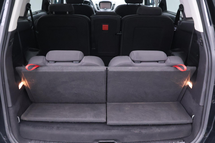 Ford Grand C-MAX 2,0 TDCI 110kW 7-Míst 1.Maj