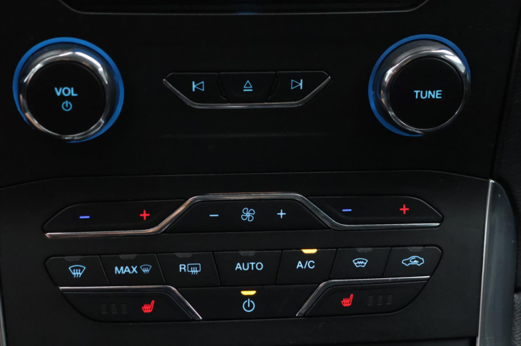 Ford S-MAX 2,0 TDCI 132kW Titanium