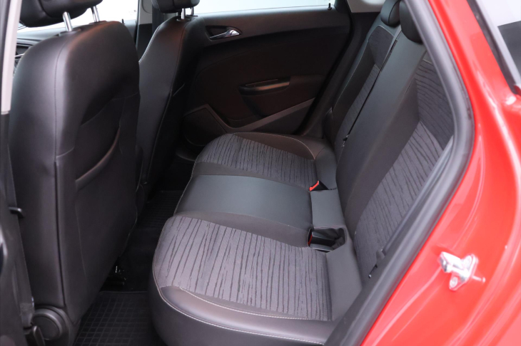 Opel Astra 1,4 T 88kW CZ Drive Serv.Kniha