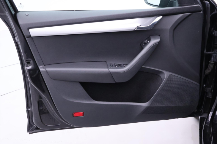 Škoda Octavia 1,4 TSI 103kW Serv.Kniha 1.Maj