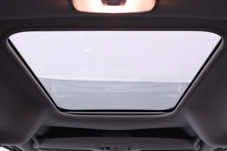 Ford Tourneo Connect 1,5 TDCI Titanium Tažné CZ