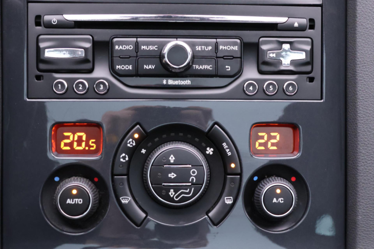 Peugeot 5008 1,6 HDI 120k CZ Allure 7-Míst