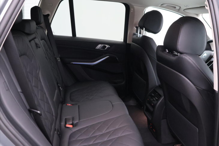 BMW X5 3,0 50e xDrive 230kW CZ DPH