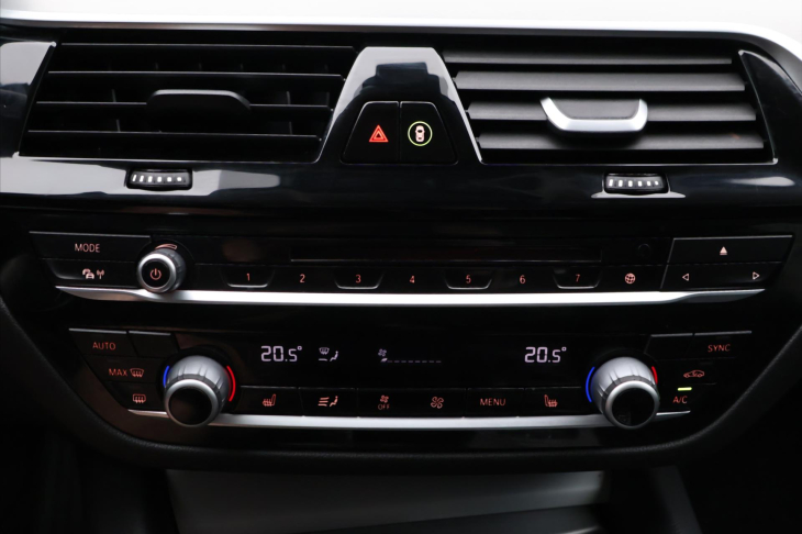 BMW Řada 5 3,0 530d 195kW Aut. Sport Line