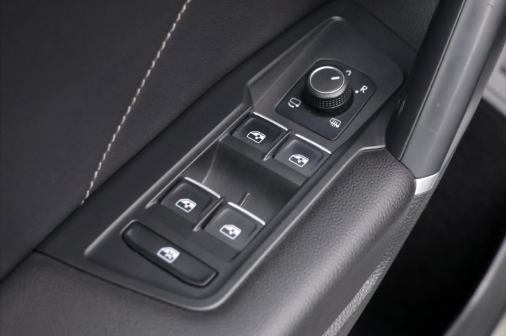 Volkswagen Tiguan 2,0 TDI 140kW 4M DSG R-Line CZ