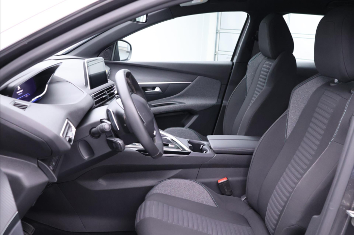 Peugeot 3008 1,2 PT 96kW Active Pack DPH CZ
