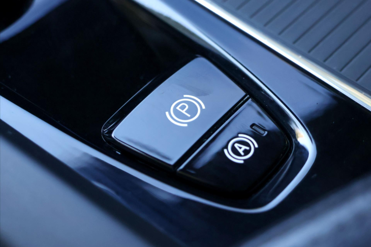 Volvo V60 2,0 B4 AWD Cross Country DPH