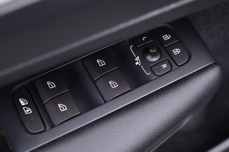 Volvo XC40 2,0 D4 AWD Panorama Tažné