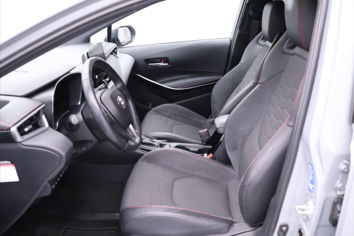 Toyota Corolla 1,8 HB Executive Aut. DPH CZ 1.Maj.