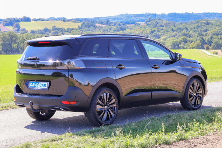 Peugeot 5008 1,5 HDI GT-line DPH 7-Míst