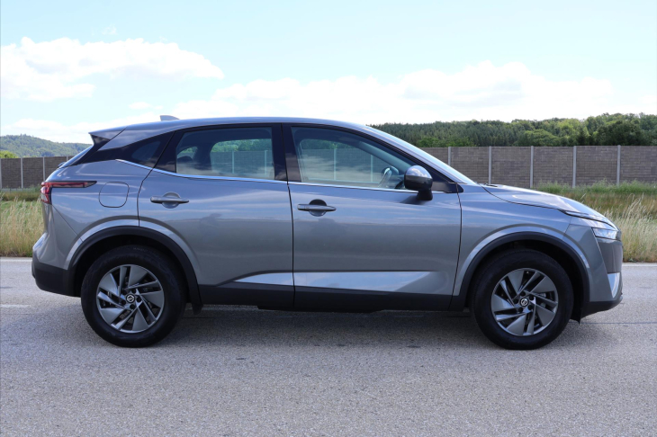 Nissan Qashqai 1,3 DIG-T MHEV Business Tažné