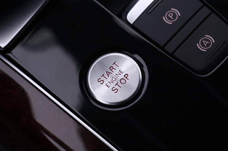 Audi A8 4,2 FSI 273kW Quattro Tiptronic