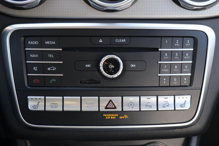 Mercedes-Benz GLA 2,1 220d 4Matic Aut. CZ LED