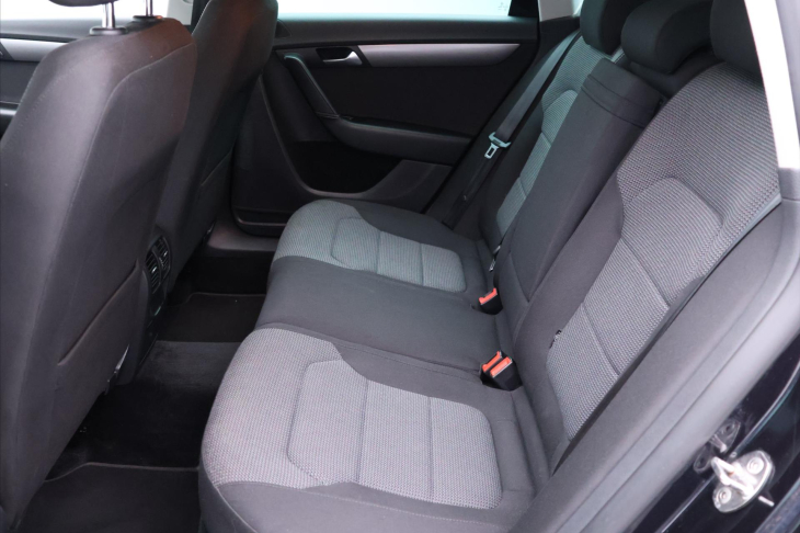 Volkswagen Passat 1,4 TSI 90kW Comfort Navi 1Maj