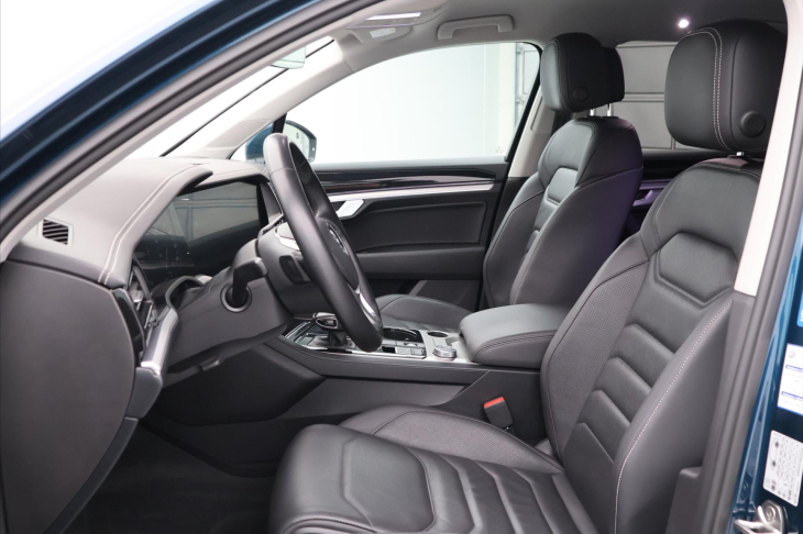 Volkswagen Touareg 3,0 TDI 210kW 4M LED DPH CZ